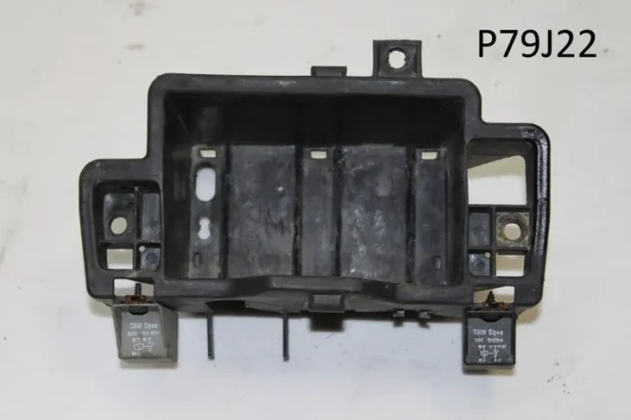 p79j22.jpg Piaggio Hexagon Batterie Halter