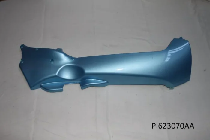 pi623070aa.jpg Piaggio MP3 125/250 Unterboden rechts hell blau PI623070AA