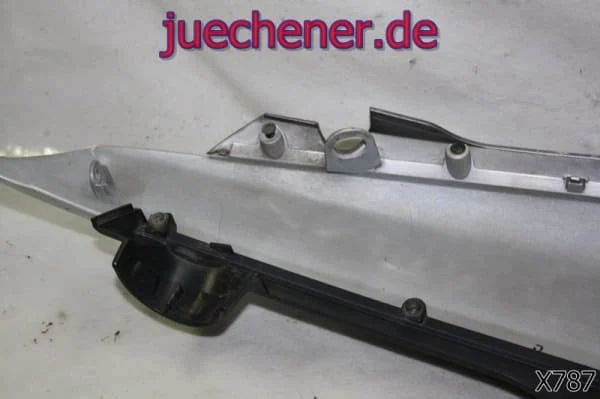 Piaggio Beverly 350 Seitenteil links silber matt linke Seitenverkleidung Heckverkleidung