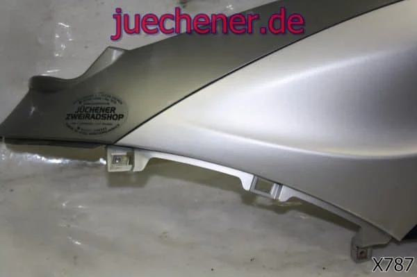 Piaggio Beverly 350 Seitenteil links silber matt linke Seitenverkleidung Heckverkleidung