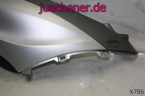 Piaggio Beverly 350 Seitenteil Rechts silber matt rechte Seitenverkleidung Heckverkleidung
