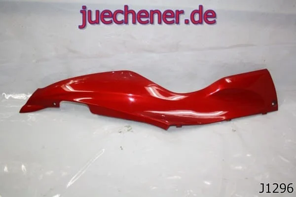 suzukiucunterbodenrechts1.jpg Suzuki UC 125 Epicuro Unterboden Verkleidung unten rechts rot