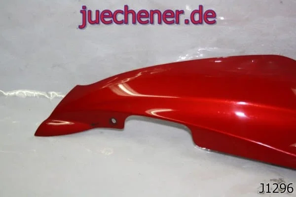 suzukiucunterbodenrechts2.jpg Suzuki UC 125 Epicuro Unterboden Verkleidung unten rechts rot