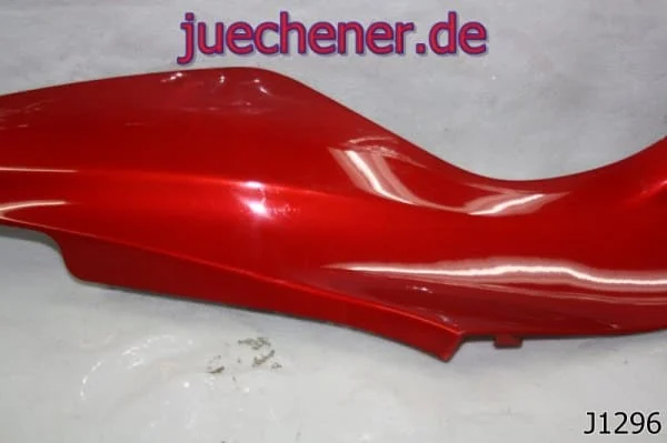 suzukiucunterbodenrechts3.jpg Suzuki UC 125 Epicuro Unterboden Verkleidung unten rechts rot