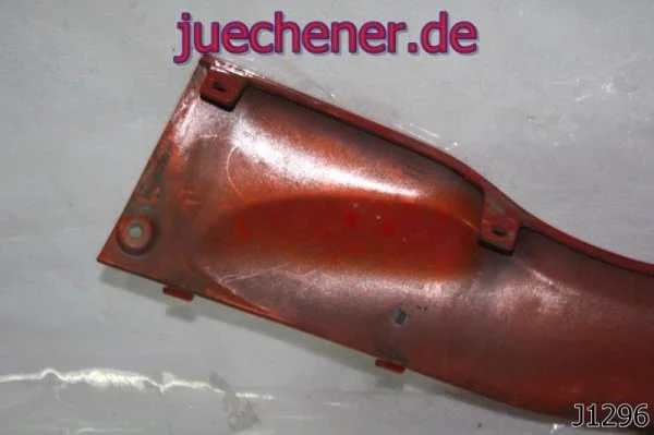 suzukiucunterbodenrechts6.jpg Suzuki UC 125 Epicuro Unterboden Verkleidung unten rechts rot