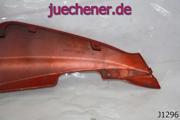 suzukiucunterbodenrechts8.jpg Suzuki UC 125 Epicuro Unterboden Verkleidung unten rechts rot