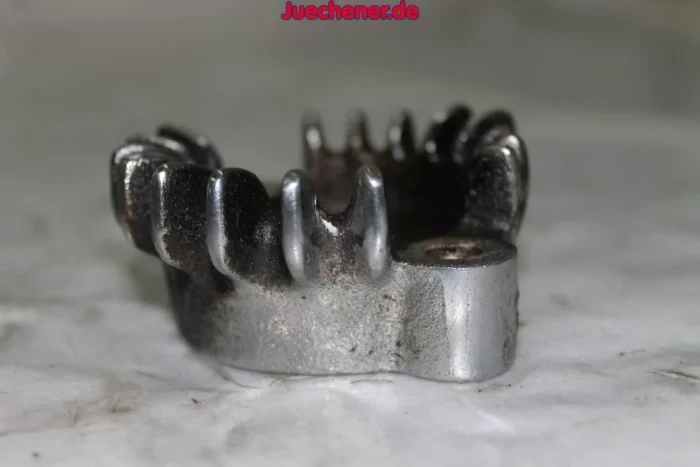 Honda CB750F Baujahr 1976 Krümmerschellen vier mal exhaust holder