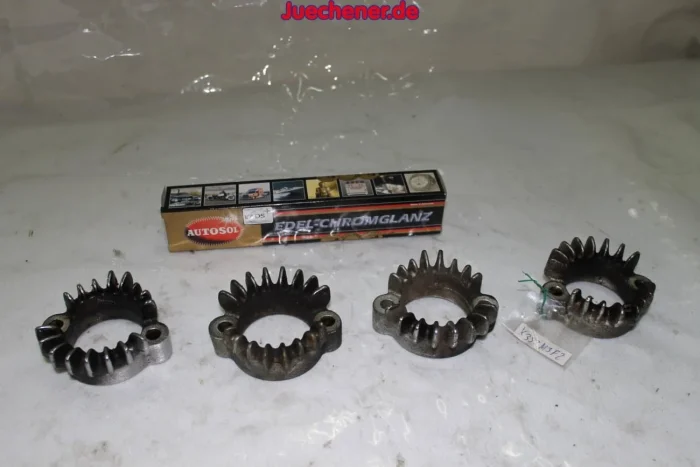 Honda CB750F Baujahr 1976 Krümmerschellen vier mal exhaust holder