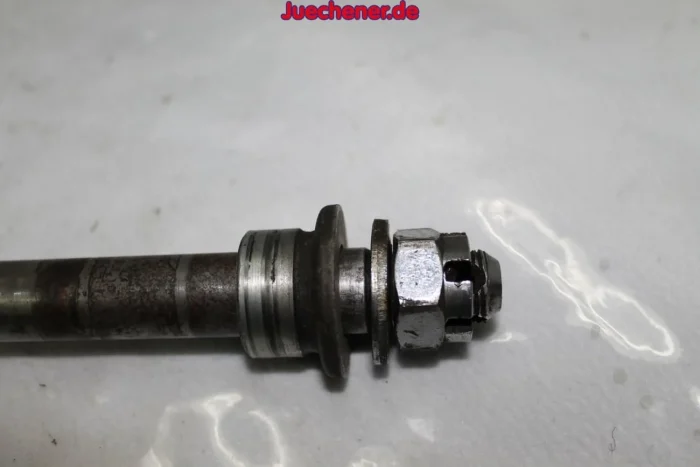 Honda CB750F Baujahr 1976 Steckachse hinten, Radachse Hinterrad plug axis rear wheel