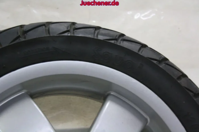 Vespa GT GTS Vorderrad Felge Reifen