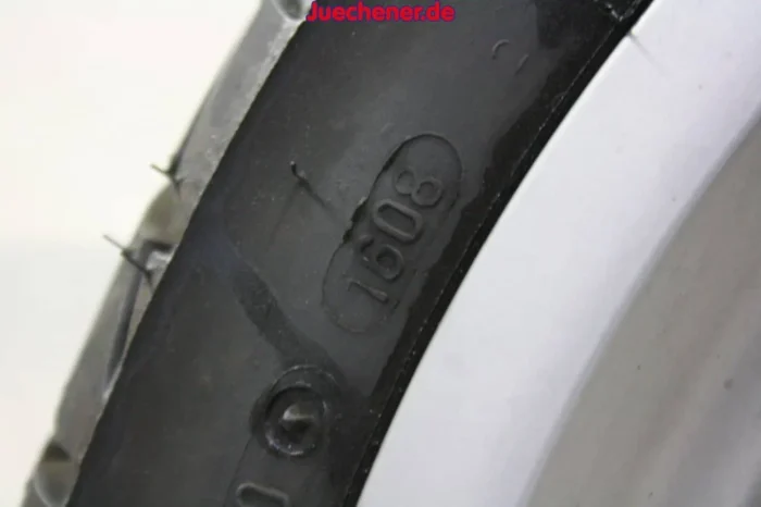 Vespa GT GTS Vorderrad Felge Reifen