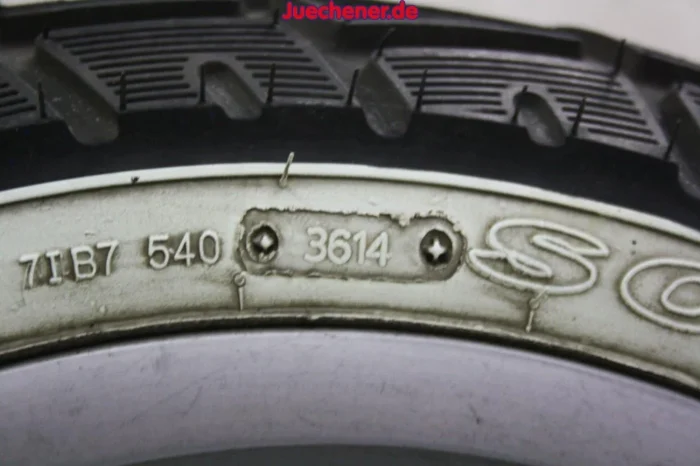 Vespa GTS Vorderrad Felge Reifen