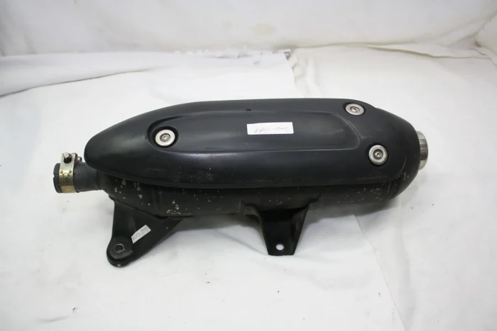 r71-derbi-gp1-schalldaempfer-auspuffanlagen-teile-gebraucht-1 Derbi GP1 Schalldämpfer Auspuff original Endschalldämpfer
