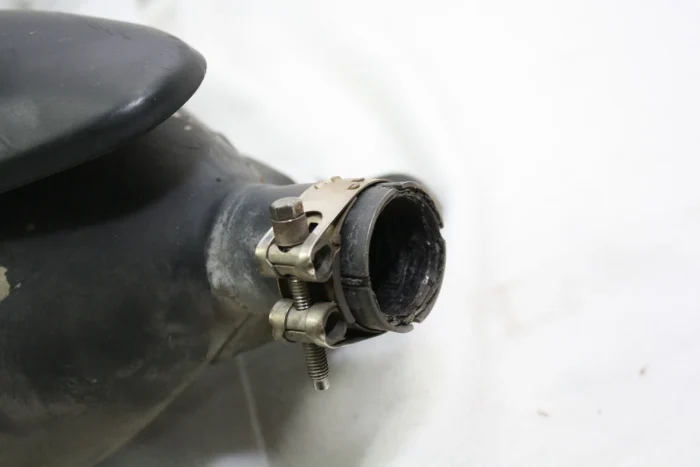 r71-derbi-gp1-schalldaempfer-auspuffanlagen-teile-gebraucht-4 Derbi GP1 Schalldämpfer Auspuff original Endschalldämpfer