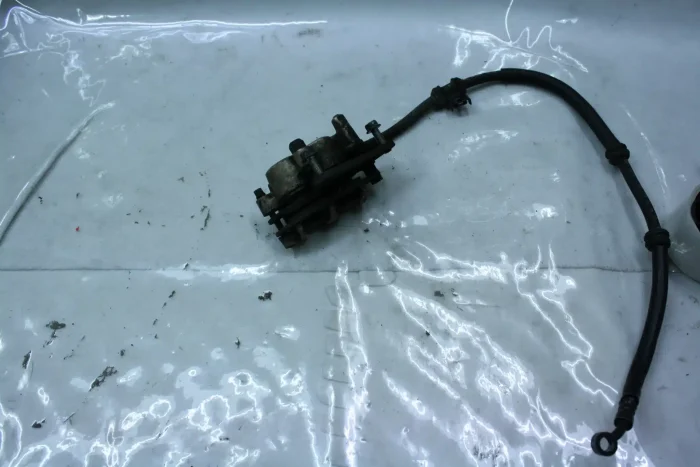 Honda CBR 125 Bremszange vorne Bremssattel Brake caliper
