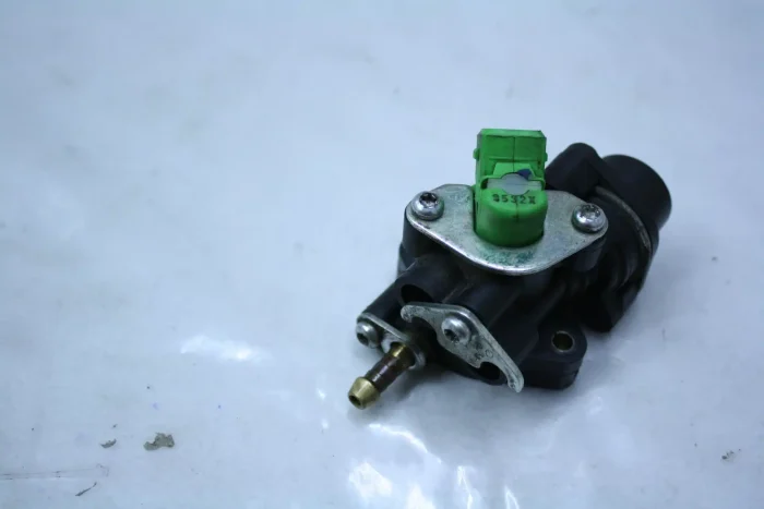 Piaggio NRG Halterung für Einspritzdüse