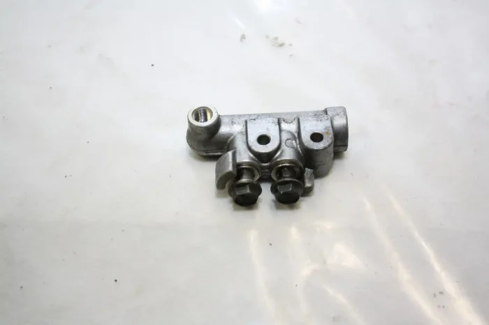 m715-burgman-400-wvbw-2003-bremskraftverteiler-bremszylinder-gebraucht-1 Suzuki Burgman 400 WVBW 2003 Bremskraftverteiler Bremszylinder